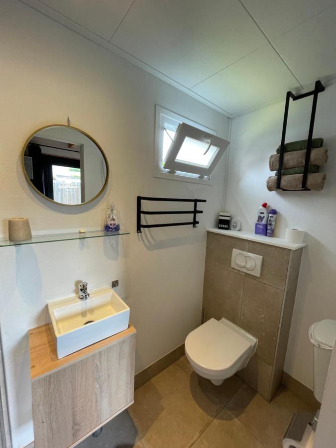 Bed & Bike Gasthuus Texel Bed & Breakfast Den Burg Exterior foto
